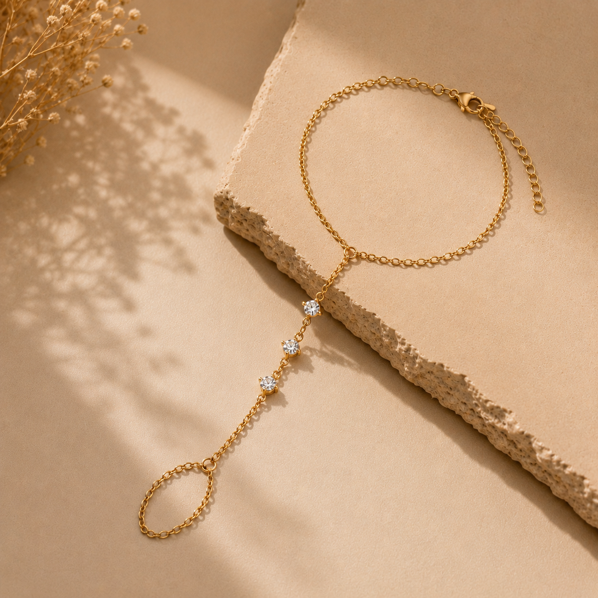 Bracelet doré pour femme avec strass NÉVORA