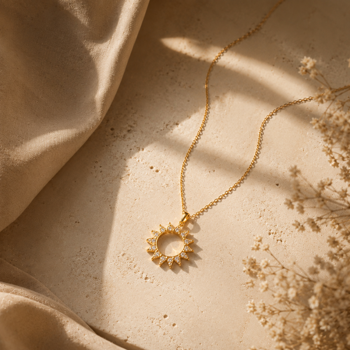 Collier soleil doré pour femme NÉVORA