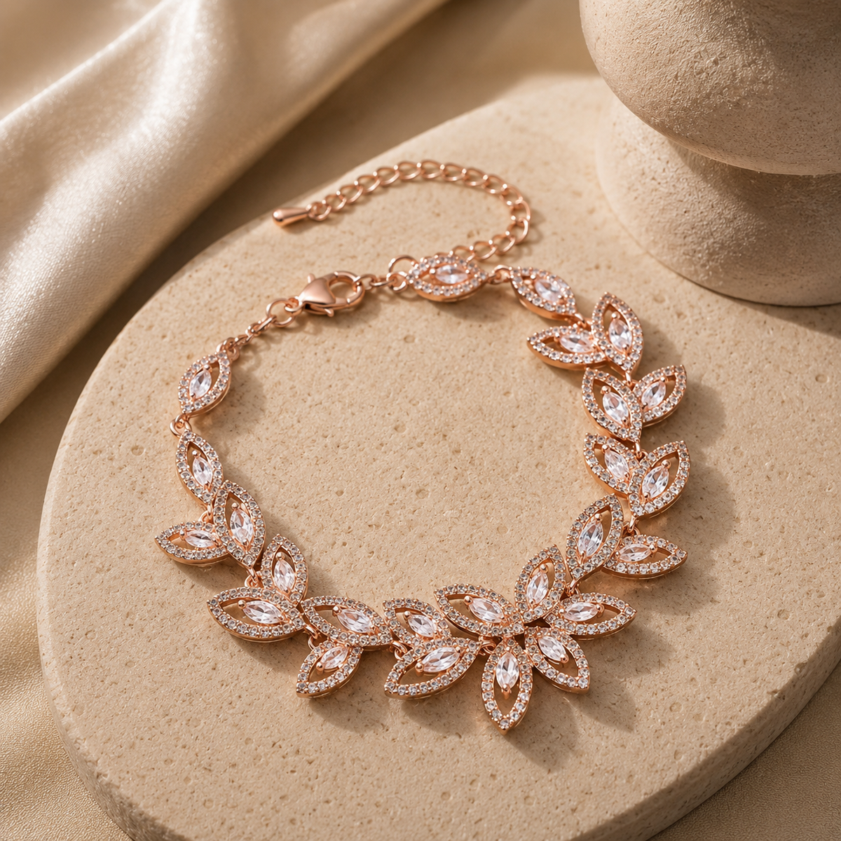 Bracelet fleur rose gold pour femme NÉVORA