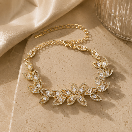 Bracelet fleur doré pour femme NÉVORA